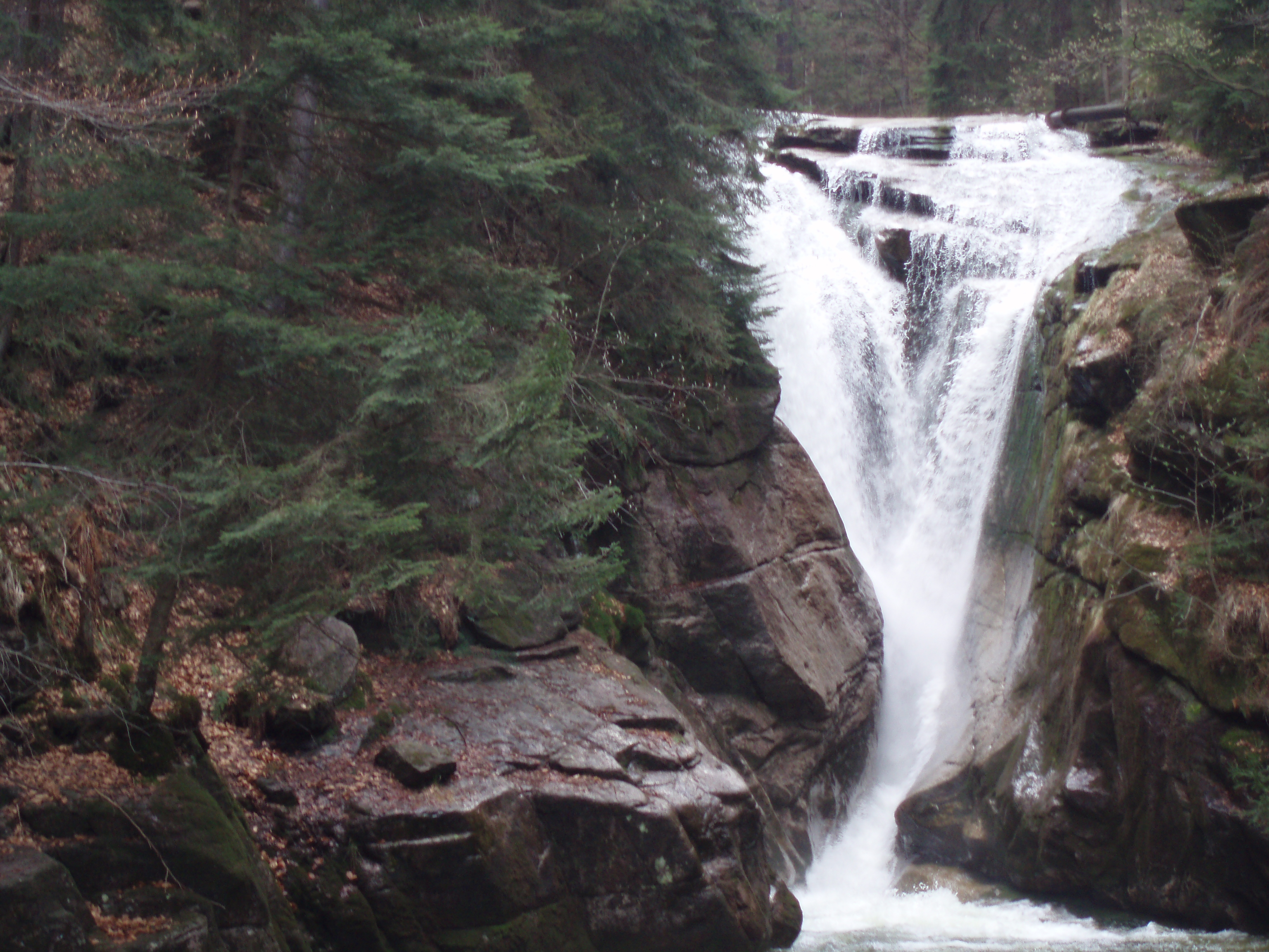 Szklarki Waterfall & Kochanówka Mountain Hut